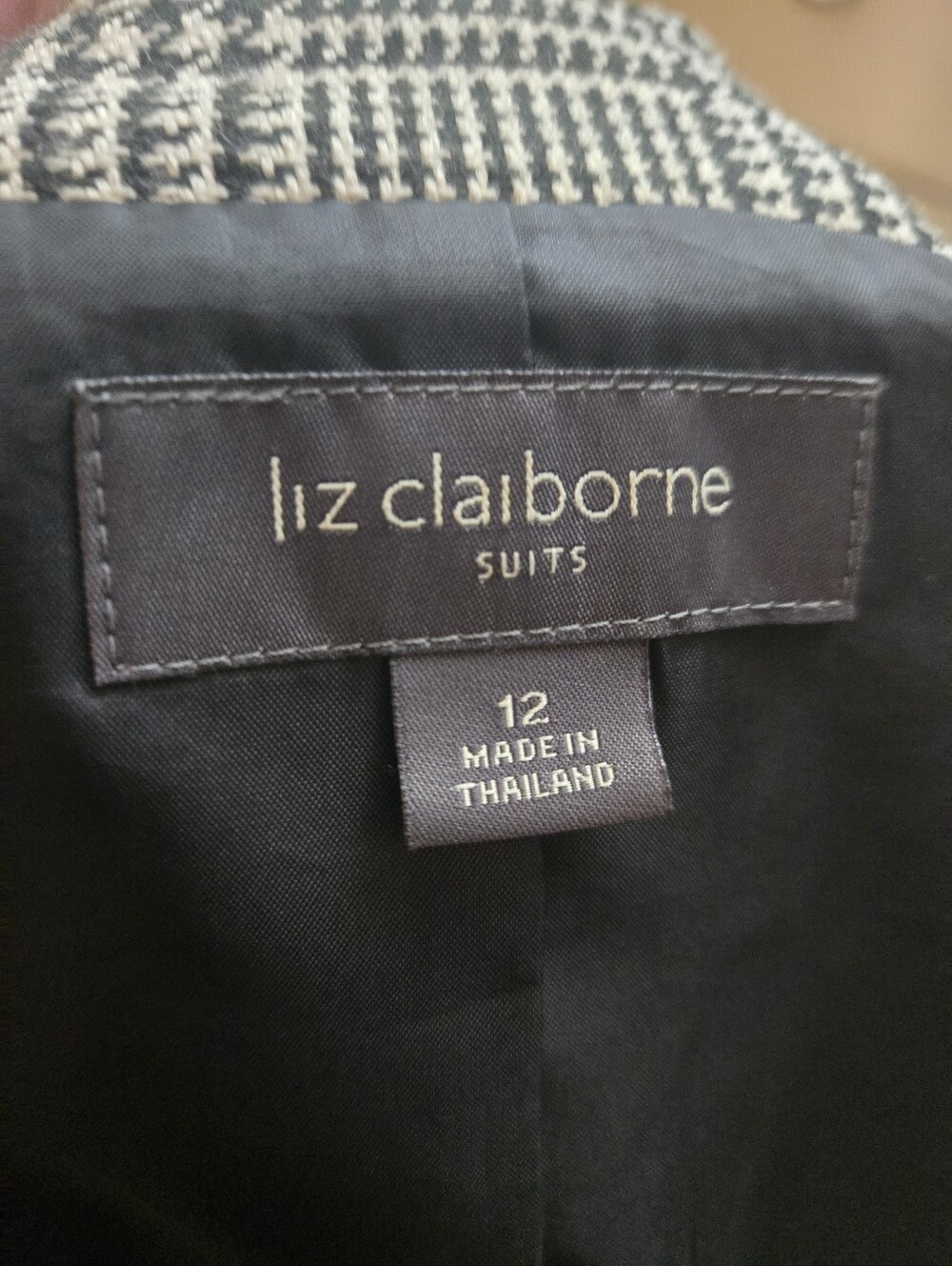 Liz Claiborne Women's Glenplaid Blazer - Picture 3 of 10